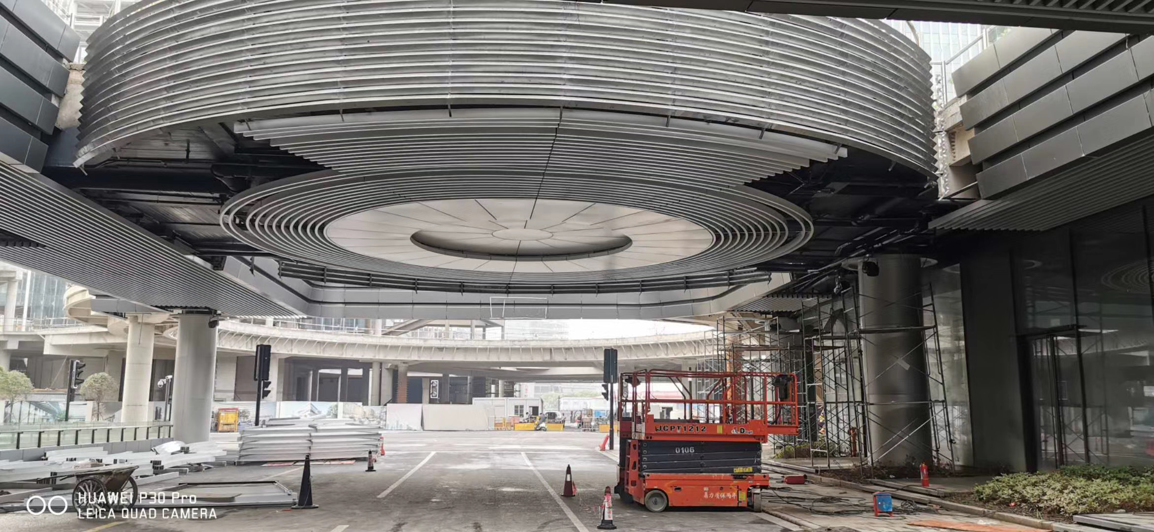 徐汇滨江西岸传媒椭圆形铝板、铝方通施工 徐汇滨江西岸传媒椭圆形铝板、铝方通施工